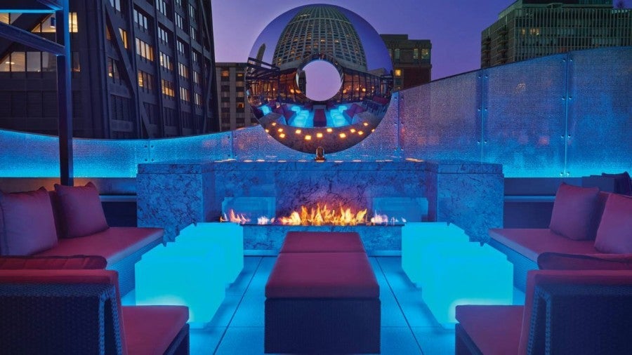 Dec Rooftop Lounge + Bar at The Ritz-Carlton Chicago