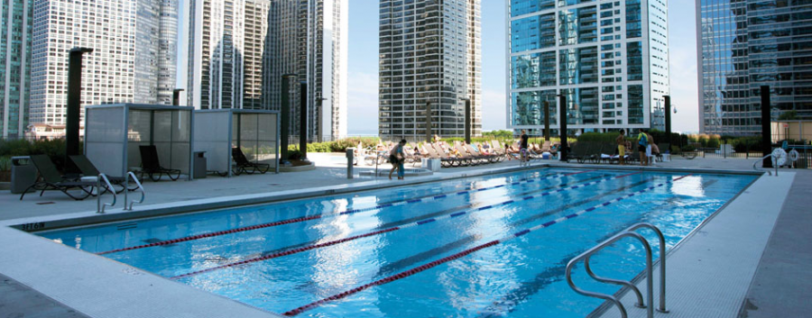 The rooftop pool at the Radisson Blu Aqua Hotel Chicago.