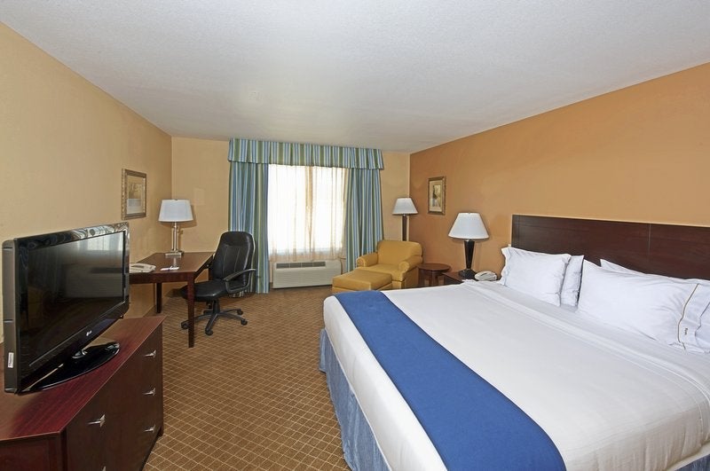 A king room at the Holiday Inn Express.