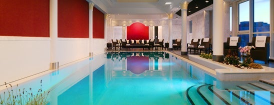 The indoor pool at the Westin Grand Frankfurt.