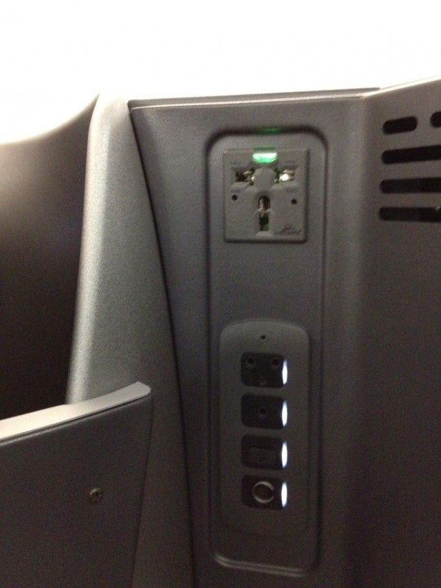 A321 plugs