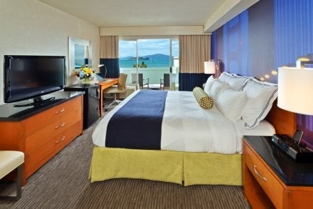 Bay View King Room at the Radisson Hotel Fisherman's Wharf