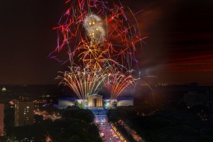 Fourth of July fireworks over the Philadelphia Museum of Art (by G. Widman for Visit Philadelphia)