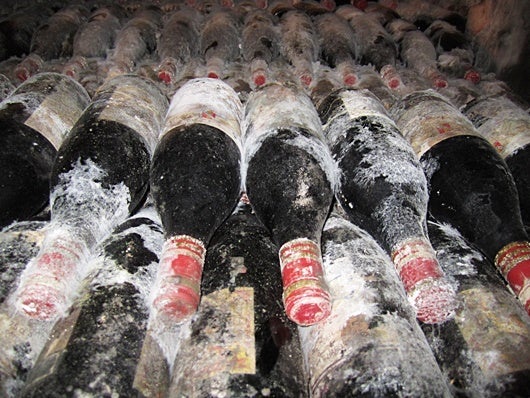 (Very) old wines in the cellars of Cune