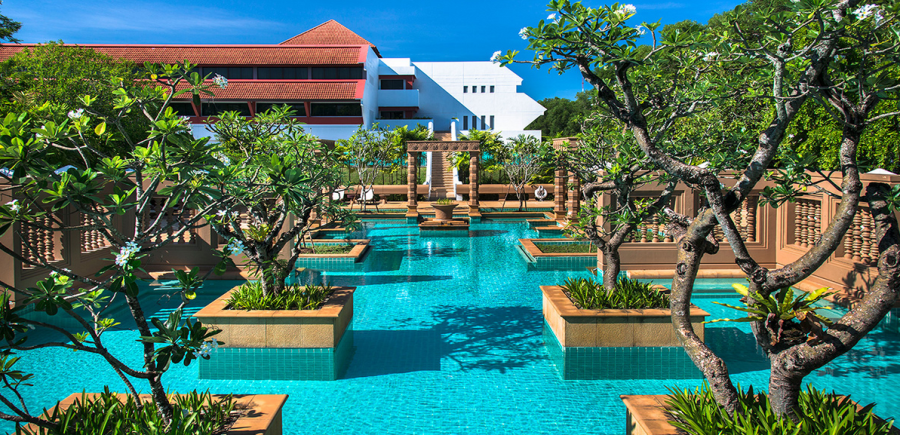 Planning a long hotel stay? Focus on low-level properties, like the Le Meridien Angkor, to maximize free nights.