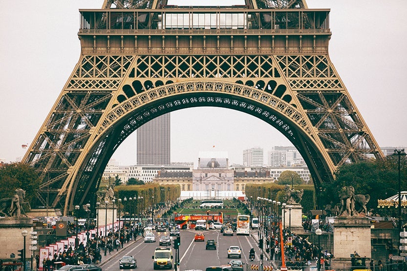 Avoiding travel scams in Paris