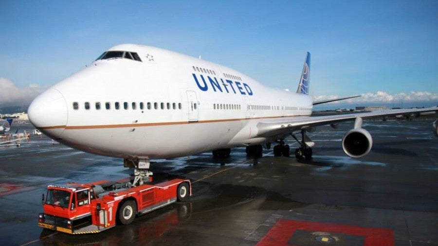 united fantasy flight airplane