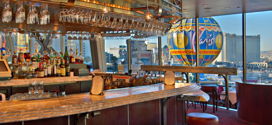 Your Total Rewards Diamond status gets you priority access to various dining spots, like the Eiffel Tower restaurant at Paris Las Vegas