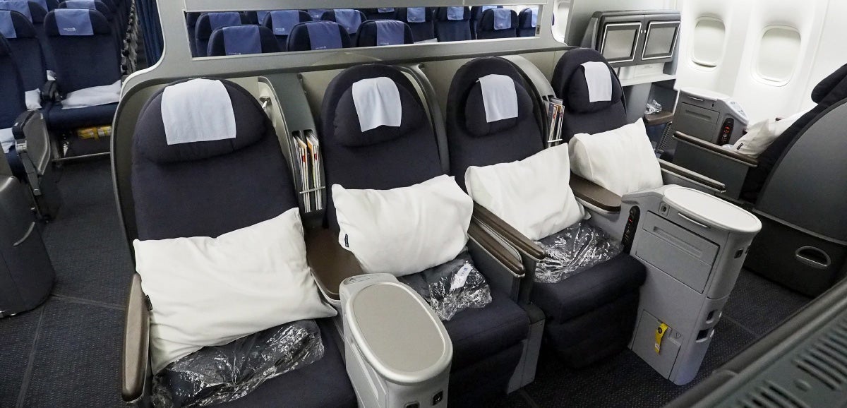 United's embarrassing 8-across business class.
