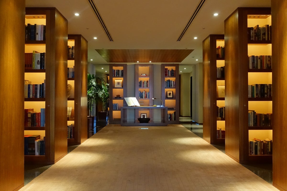 There's a library for guests.