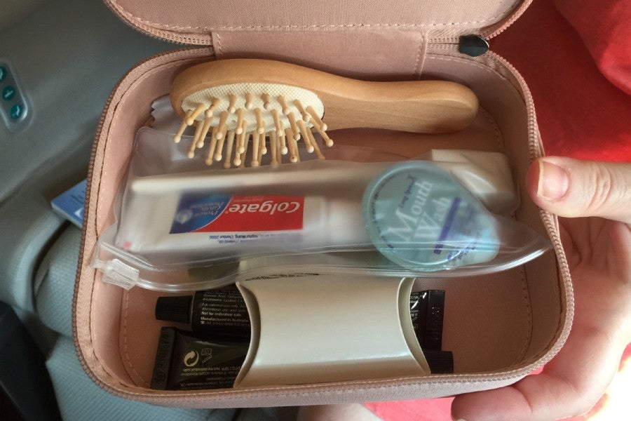 First-class female amenity kit.