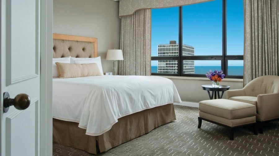 Lakeview room at the Ritz Carlton Chicago. (Photo courtesy Ritz Carlton.)