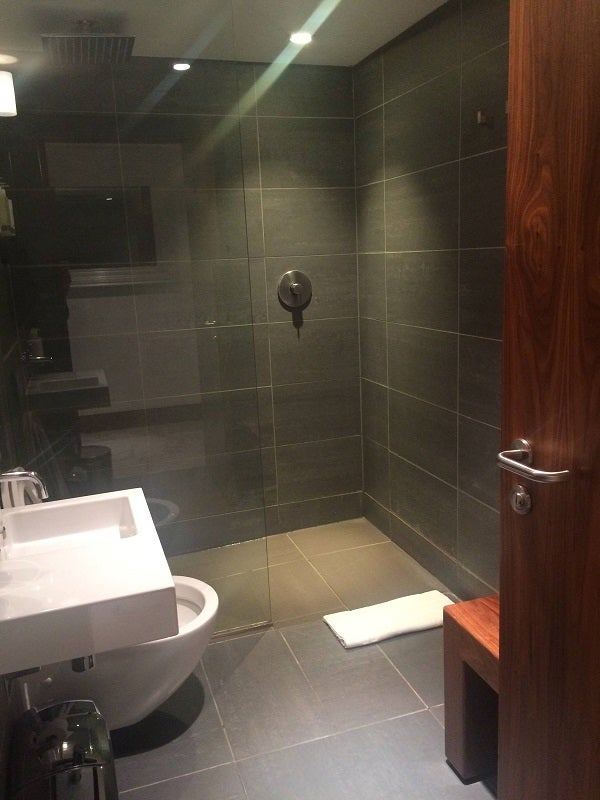 No1 Showers sized