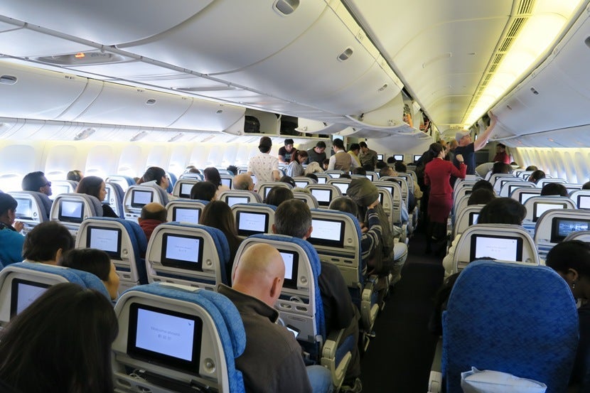 Boarding by zones from the back to the front.