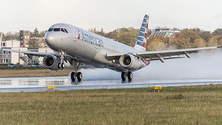 American Airlines A321 landing featured