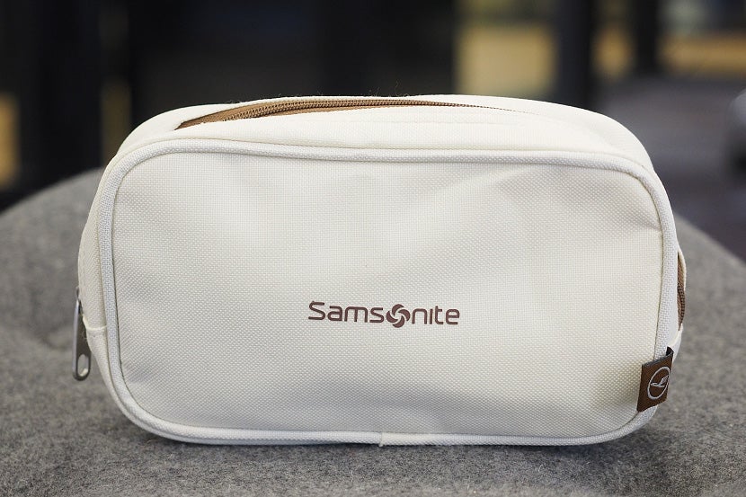 Lufthansa amenity kits