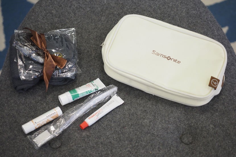 Lufthansa amenity kits