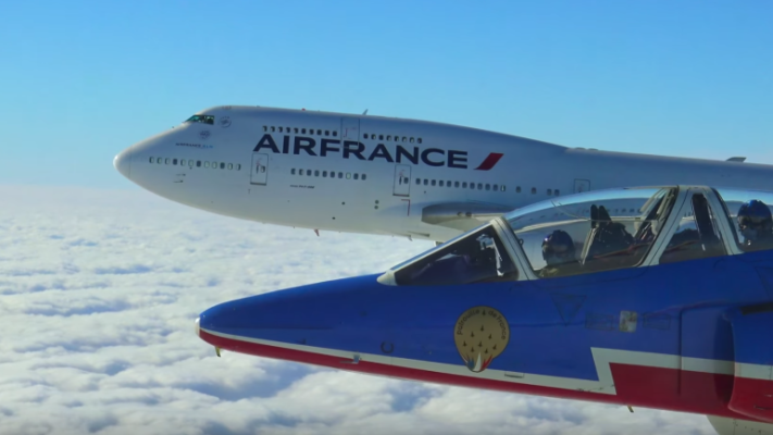 Watch Air France's Last 747 Fly Alongside Alphajets - The Points Guy