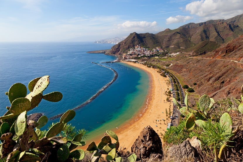 American partner awards from Europe to the Canary Islands cost just 10,000 miles each way in economy