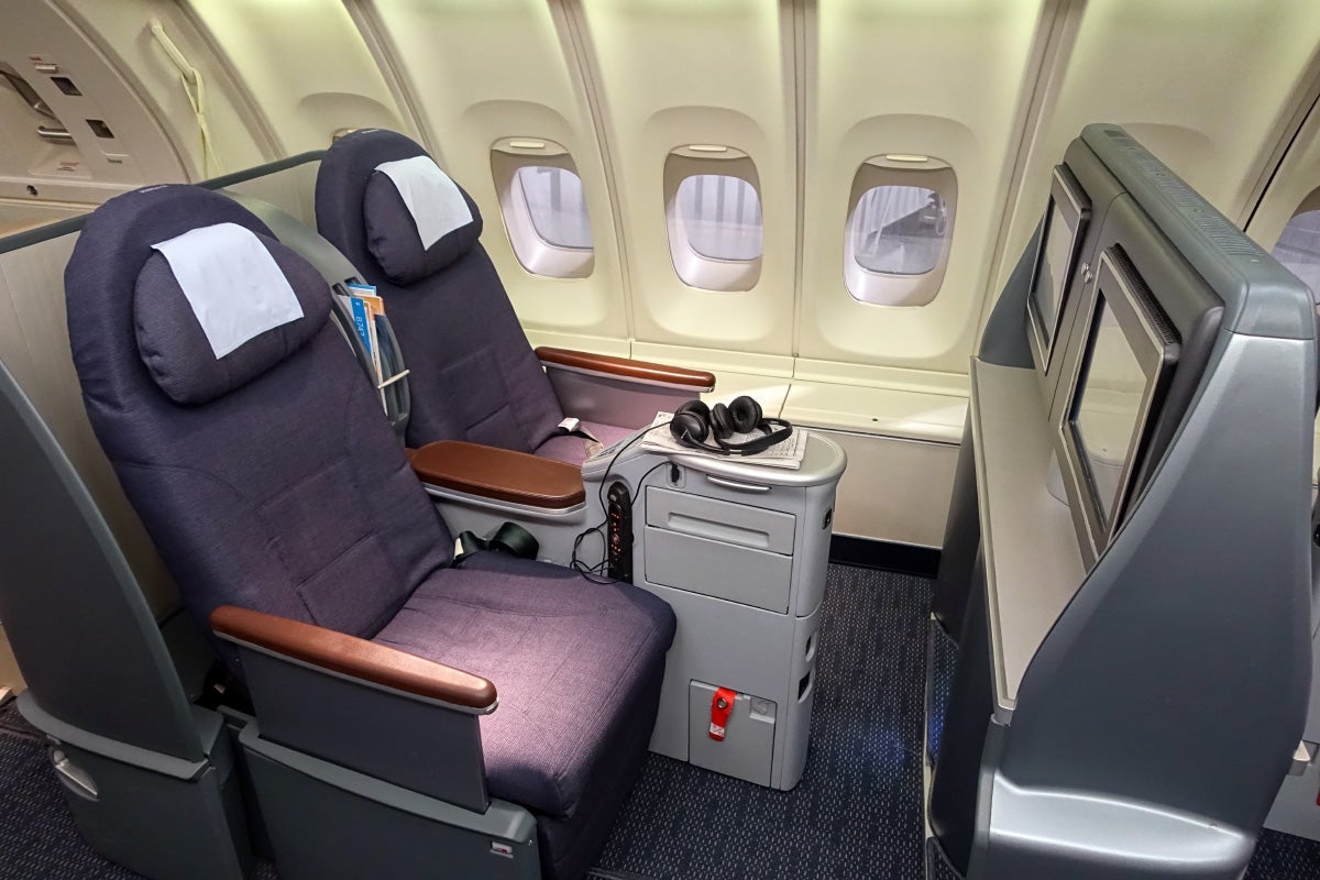 Flying Business and First on United's 747 Within the US - The Points Guy, image size:1200x800