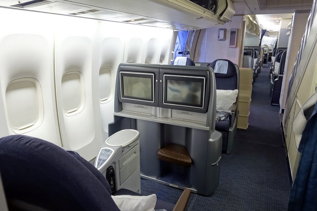 Flying Business and First on United's 747 Within the US - The Points Guy, image size:1200x800