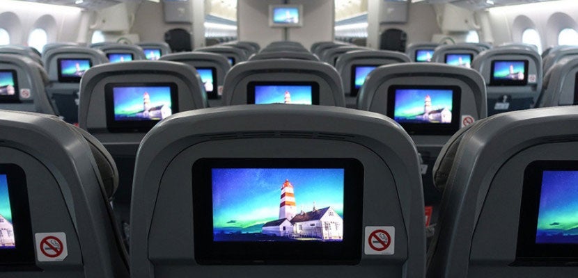See the benefits of a bulkhead vs. regular economy seats on Norwegian's Dreamliner.