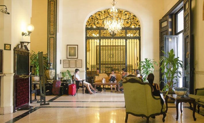 The lobby of Hotel Inglaterra.