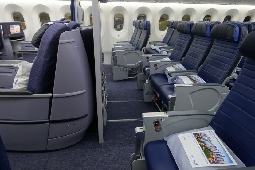 united 787-9 inaugural dreamliner