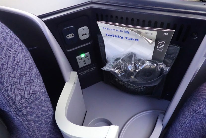 united 787-9 inaugural dreamliner