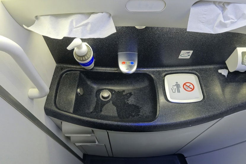 united 787-9 inaugural dreamliner