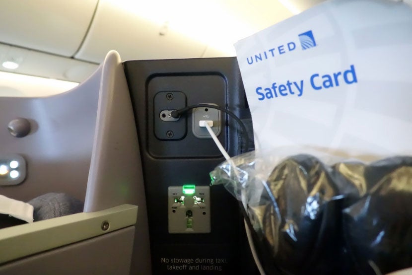 united 787-9 inaugural dreamliner