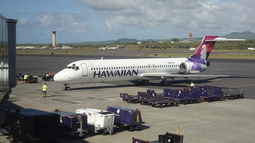 A beautiful sight: the B717 approaching the gate.