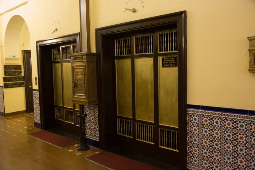 The original elevators still work (well, assuming the mechanical insides have since been upgraded).