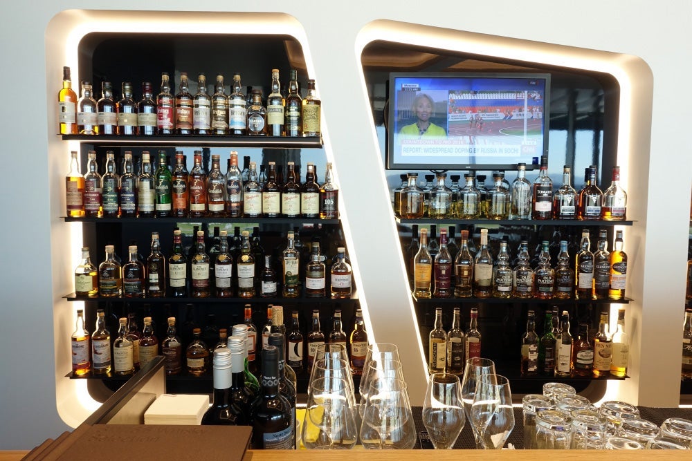 Swiss Business and Senator Lounge E Gates Zurich