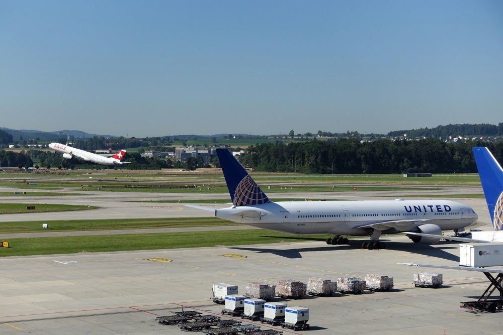 Swiss Business and Senator Lounge E Gates Zurich