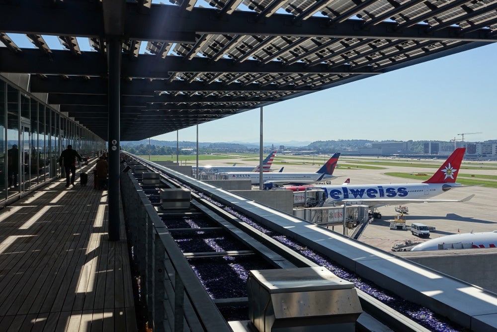 Swiss Business and Senator Lounge E Gates Zurich