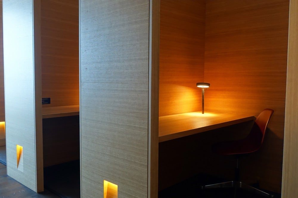 Swiss Business and Senator Lounge E Gates Zurich