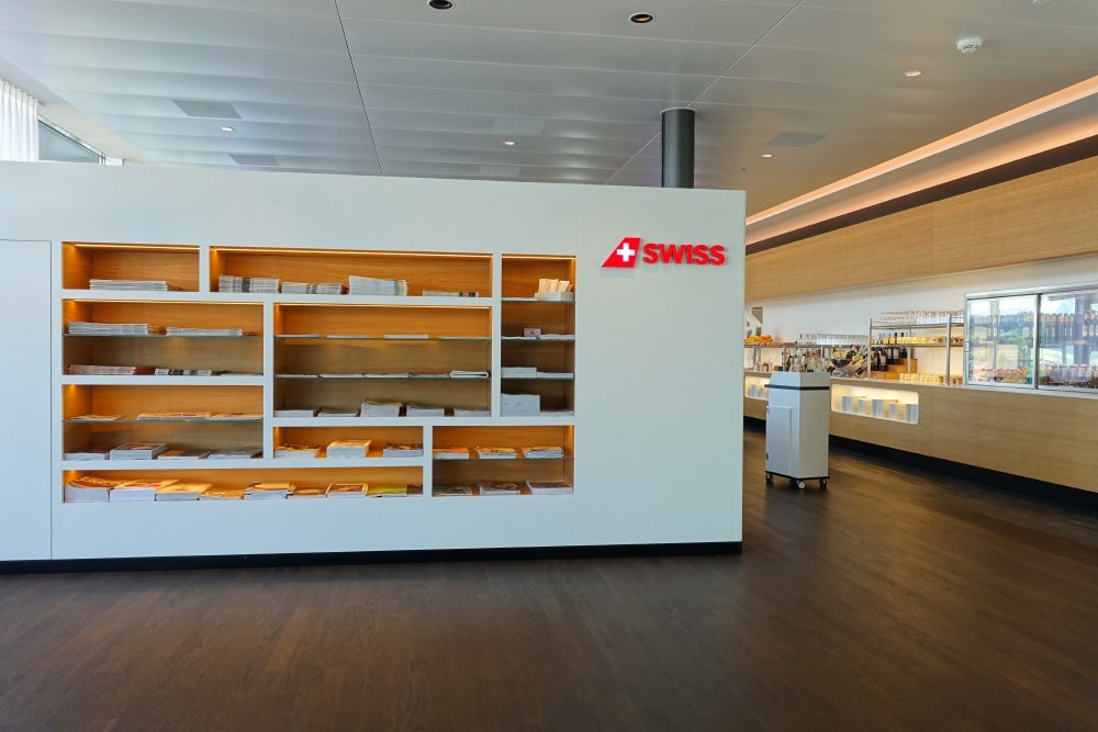 Swiss Business and Senator Lounge E Gates Zurich