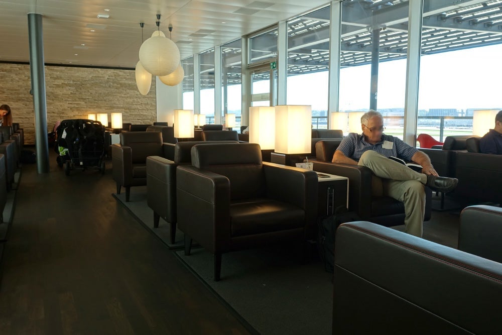 Swiss Business and Senator Lounge E Gates Zurich