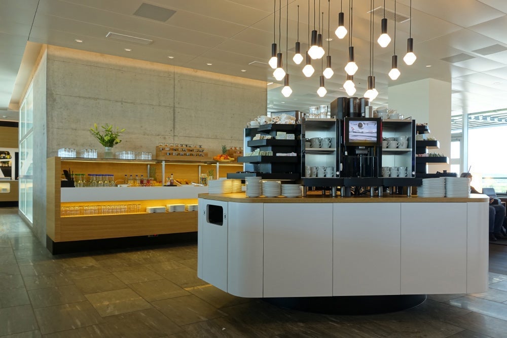 Swiss Business and Senator Lounge E Gates Zurich