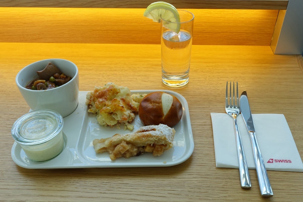 Swiss Business and Senator Lounge E Gates Zurich