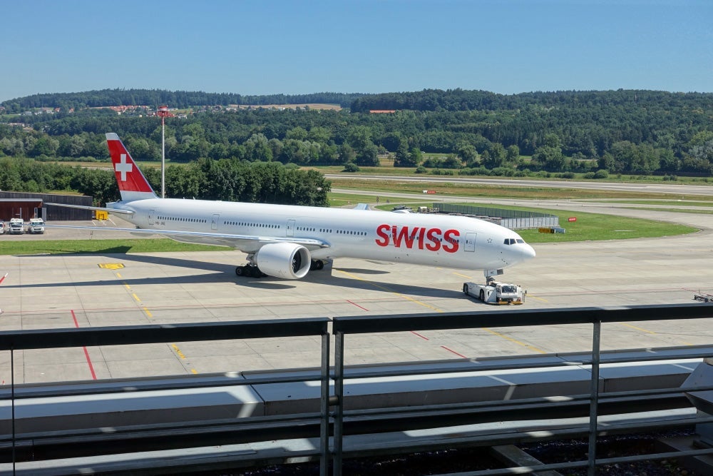 Swiss Business and Senator Lounge E Gates Zurich