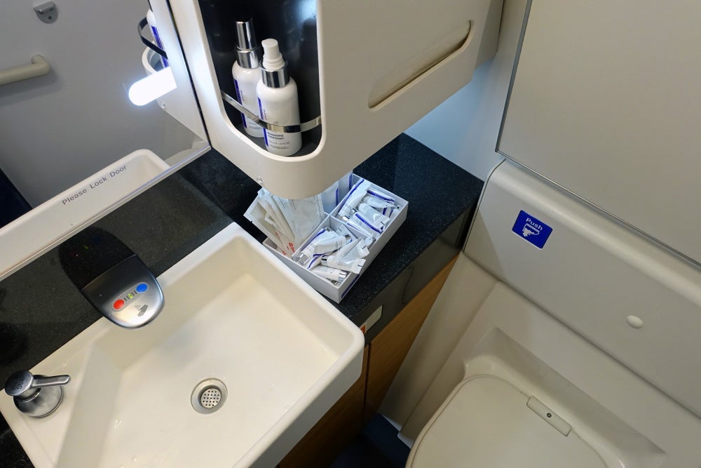 Swiss 777-300ER Business Class Review