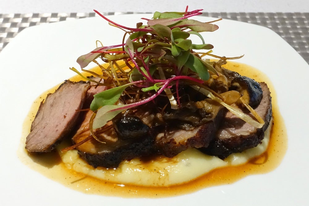 Etihad LAX Lounge Review