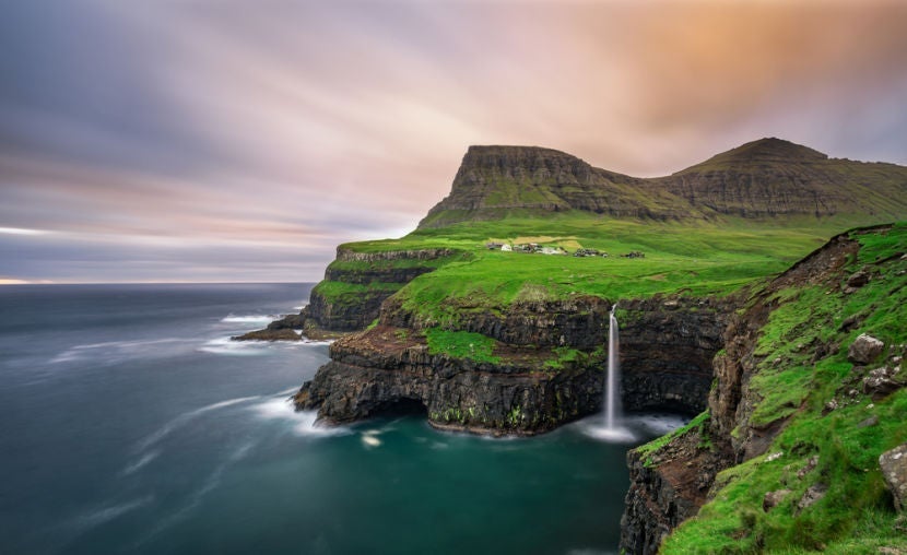 You can't beat the romantic views. Image courtesy of Shutterstock.