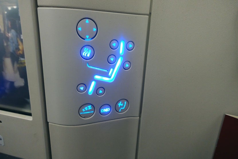 Air-Serbia-Seat-Controls