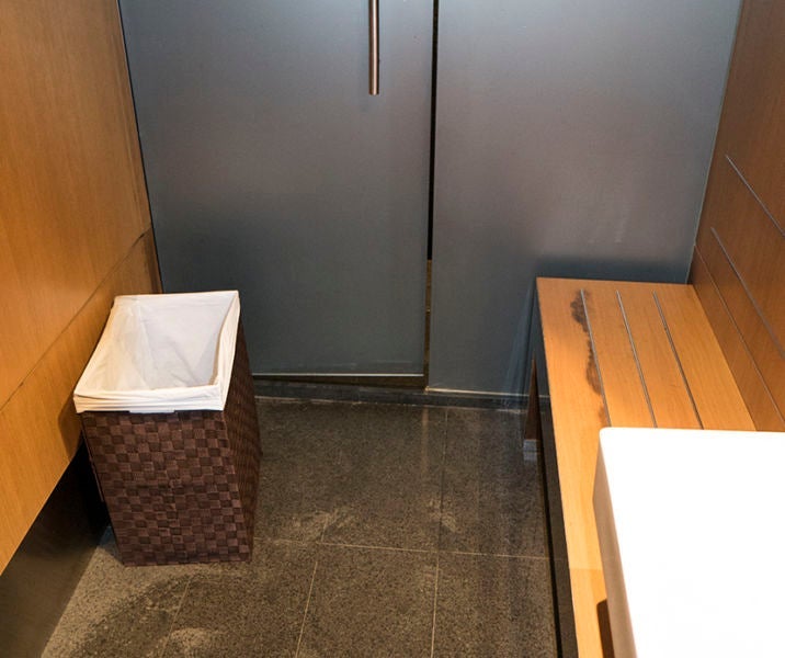 830 shower cubicle_SAM3671