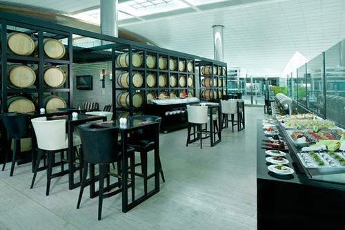 Dubai's lounge goes above and beyond, with features that you can't find at most full service resorts. Image courtesy of <a href="https://www.prioritypass.com/en/loungesearch?entity=b9444fc9-b62f-4c52-aeae-55d8f1cff116">Priority Pass.</a>
