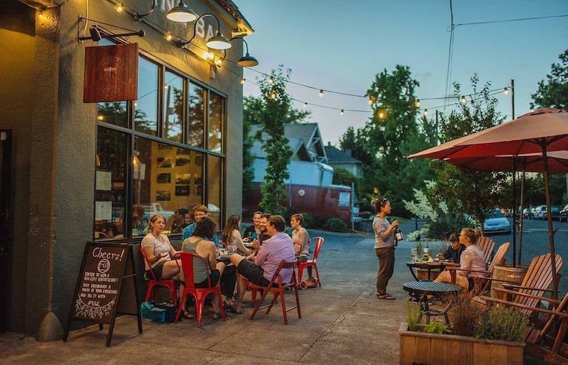Taste the wines of Oregon right in the heart of Portland. Image courtesy of Southeast Wine Collective's <a href="https://www.facebook.com/SeWineCollective/photos/a.1067857499914427.1073741830.449241631776020/1264950656871776/?type=3&theater">Facebook page</a>.