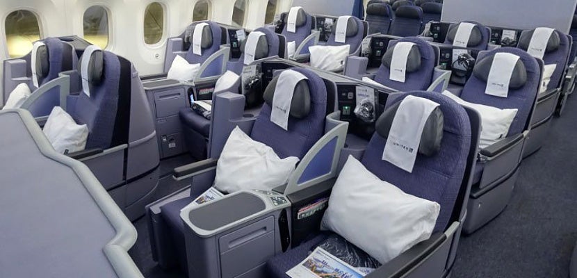 United's 787s feature older 2-2-2 business-class seats.